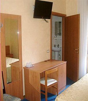 Roi Hotell *